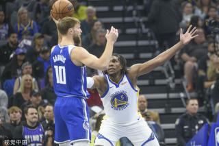 示了他们两 示了他们两