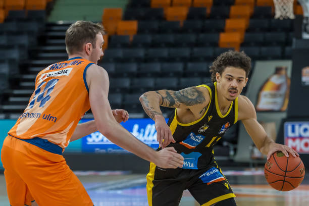 赛道长度虽 赛道长度虽